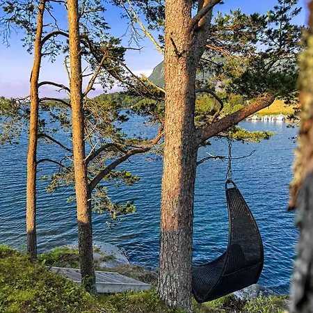 A Little Corner Of Paradise Molde