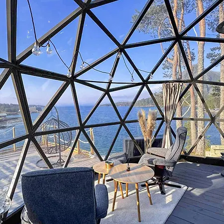 A Little Corner Of Paradise * مولدي