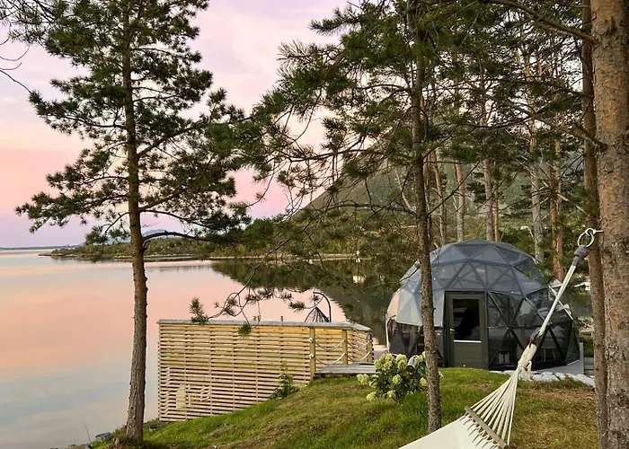 A Little Corner Of Paradise * Molde