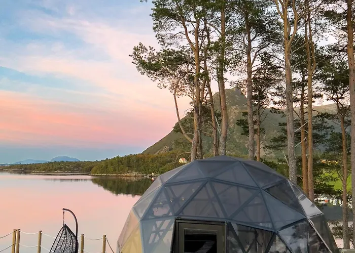 A Little Corner Of Paradise Molde